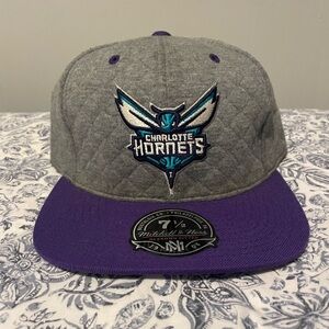 Mitchell & Ness Charlotte Hornets rare hat size 7 1/2